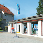 Flagpole mobile Economy combined with water fillable weight