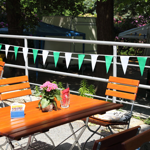 Pennant garland, green-white