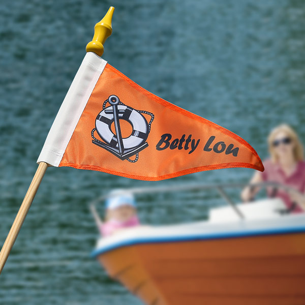 Boat pennant with hem and wooden rod with yellow tip