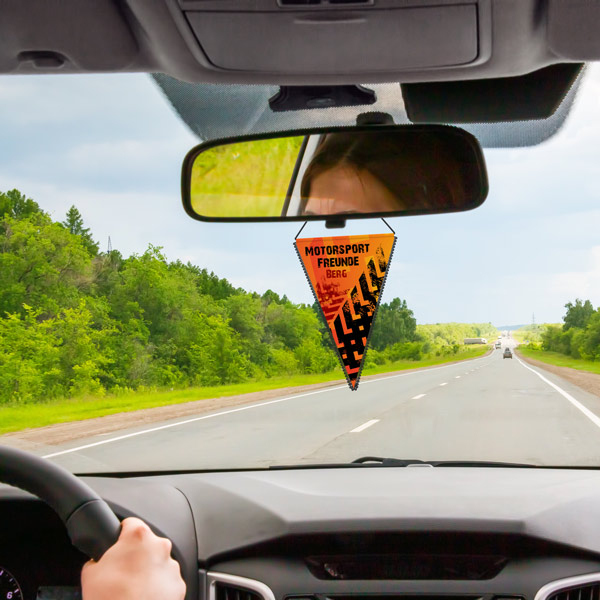 Car pennant: also display affiliation to the favorite club in the car
