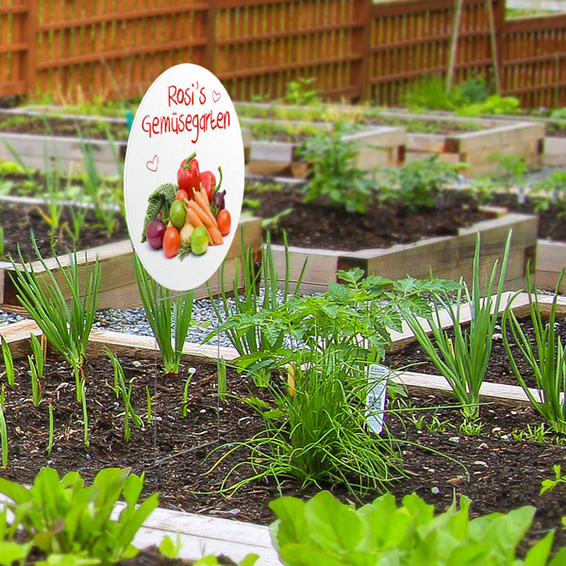 Round ridge labels for identification in garden centers or similar establishments.