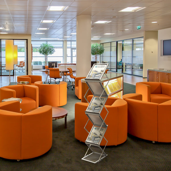 Brochure Stand 100.001 - Clear Presentation of Brochures and Flyers