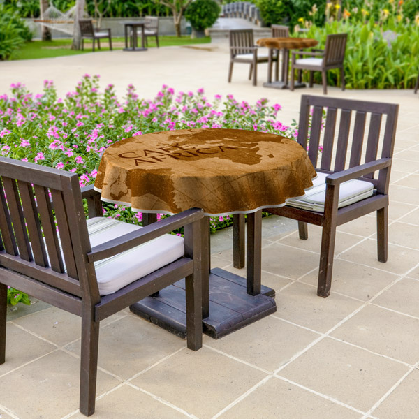 High-quality café equipment: custom tablecloths