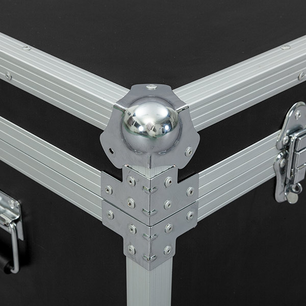 Additional corner protection through chrome-plated ball corners