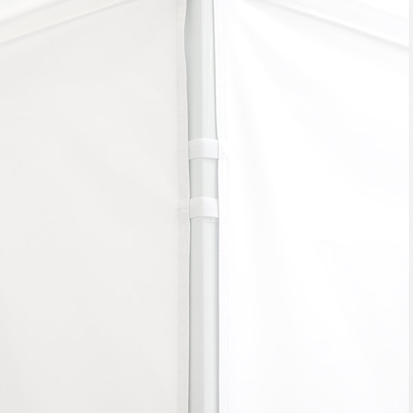 Wall with mounting loops - secure attachment to the frame