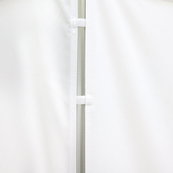 Design: Side edges with loops for attachment to the frame