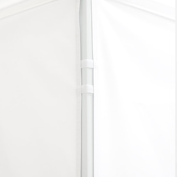 Wall with mounting loops - secure attachment to the frame