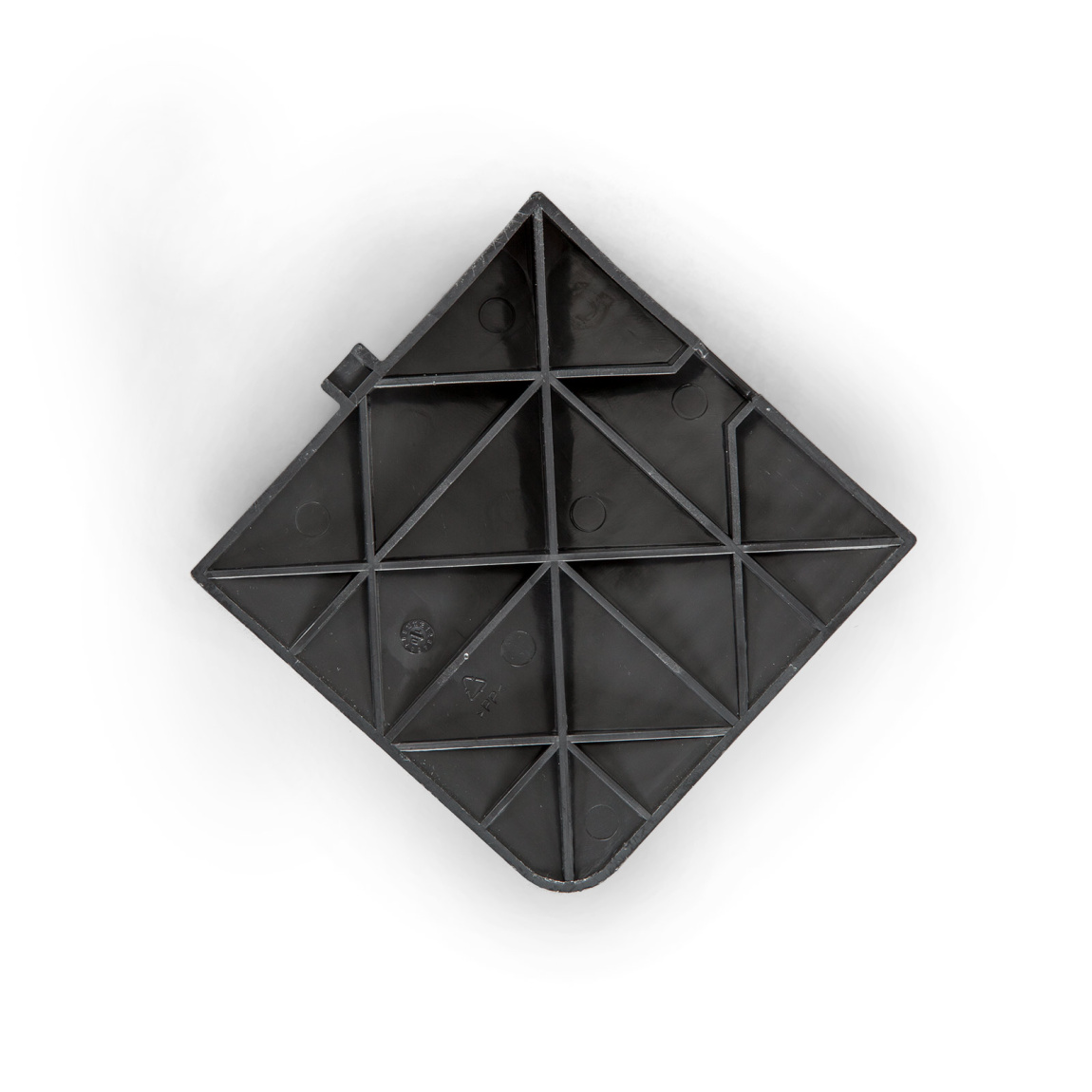 Corner for base plate, underside