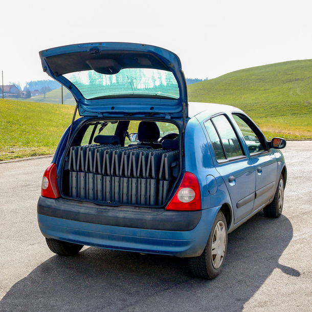 Small and flat foldable, ideal for transportation in a car.