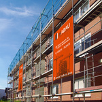 Tarpaulin for scaffolding, spanning over 2 scaffold levels, e.g., tarpaulin with 8 cm hollow hem.