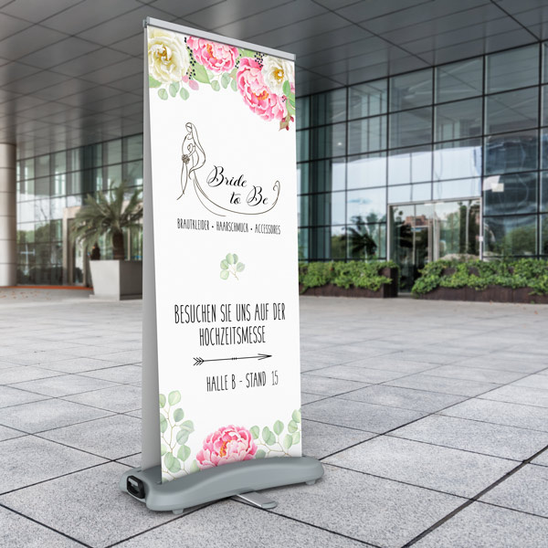 Roll Up Select Outdoor, water-fillable - stable target group advertising