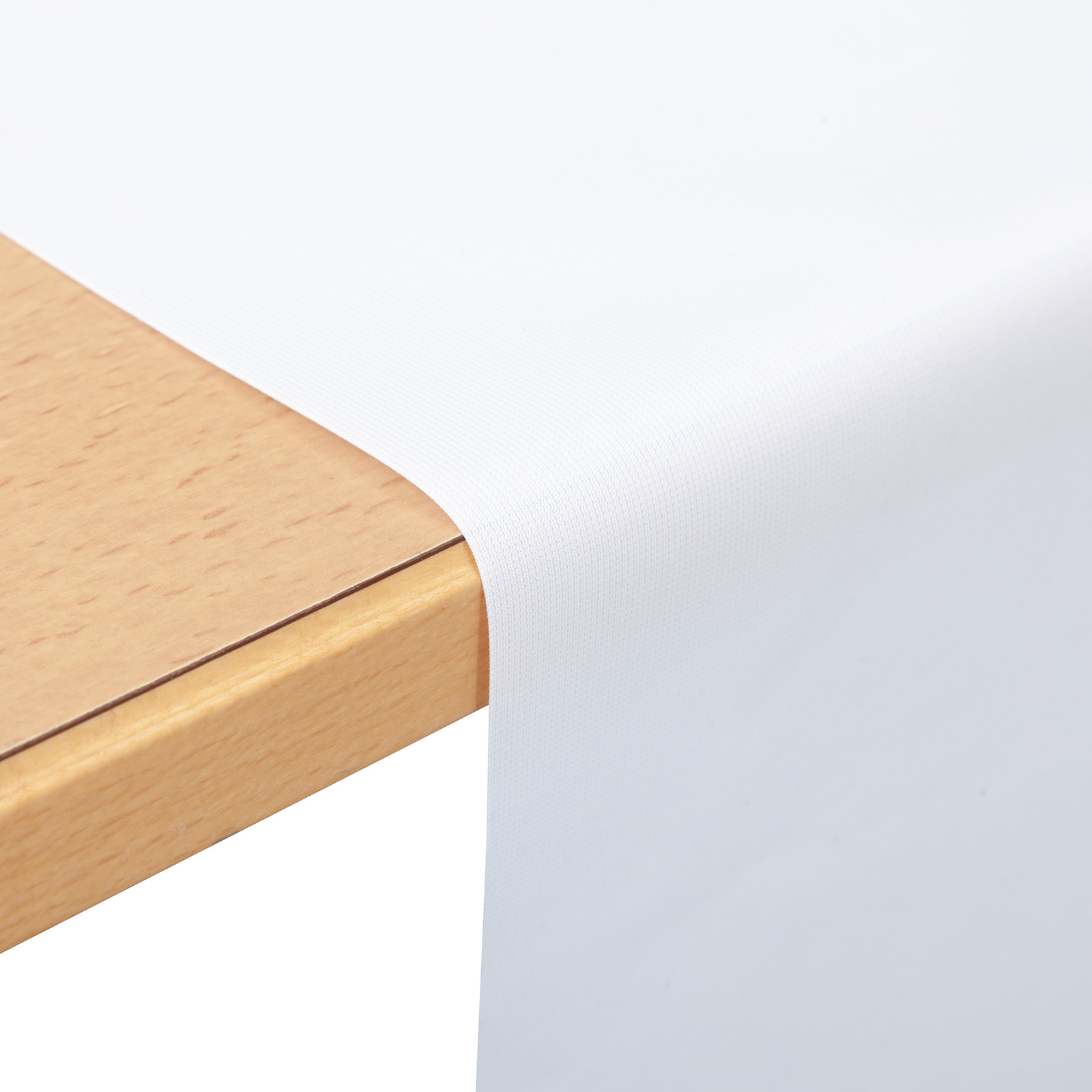 Detail: Table runner edges cut