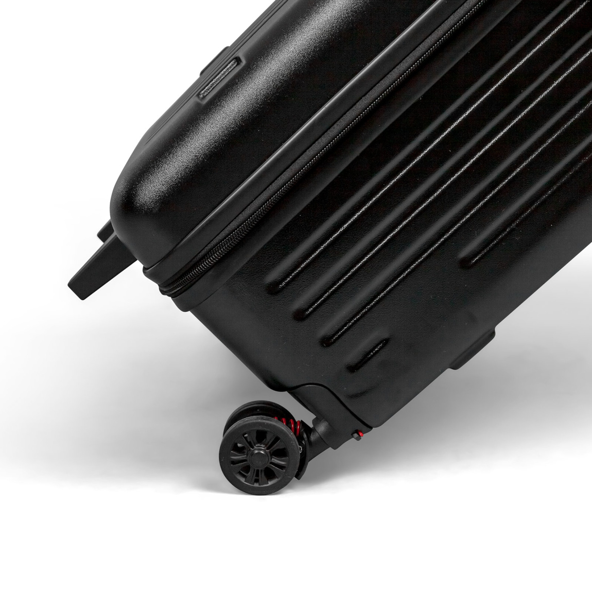 2 wheels for effortless maneuvering of the case