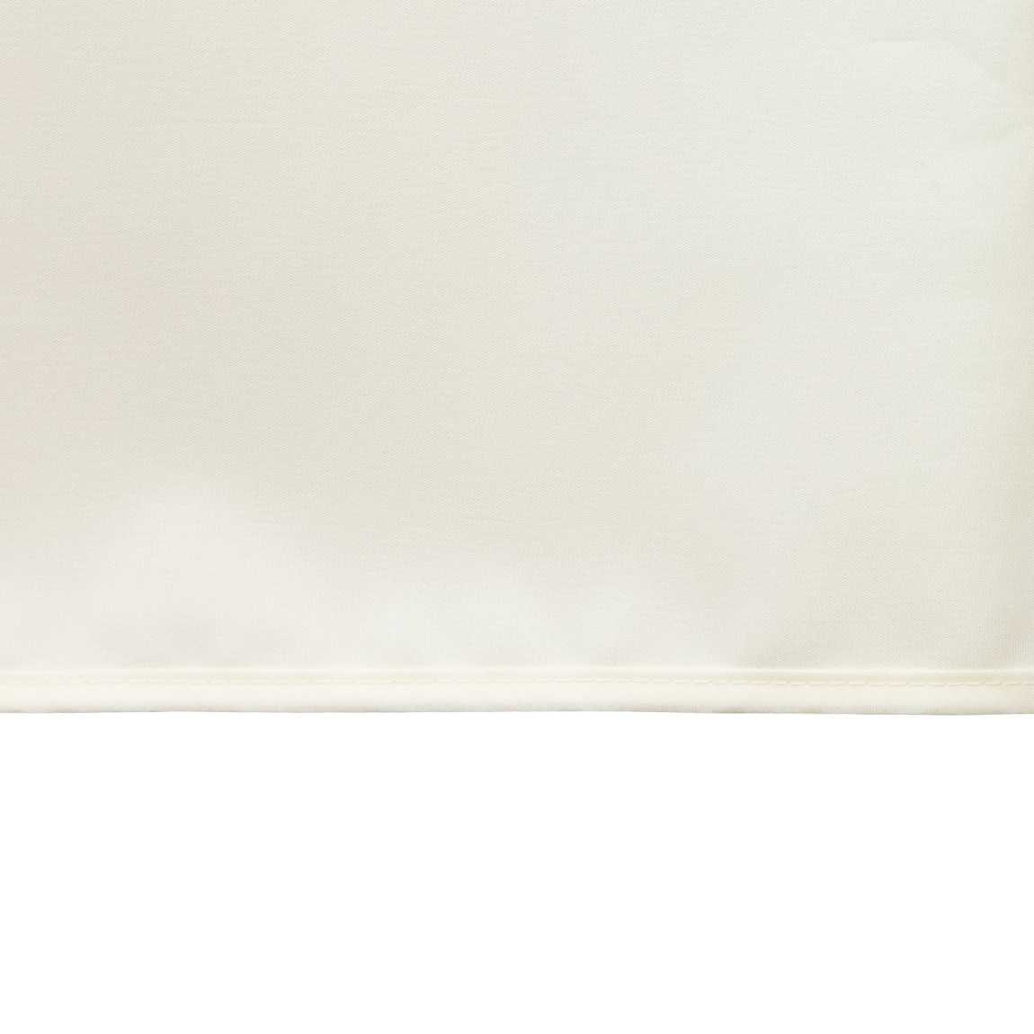 Valance with colour-coordinated edging