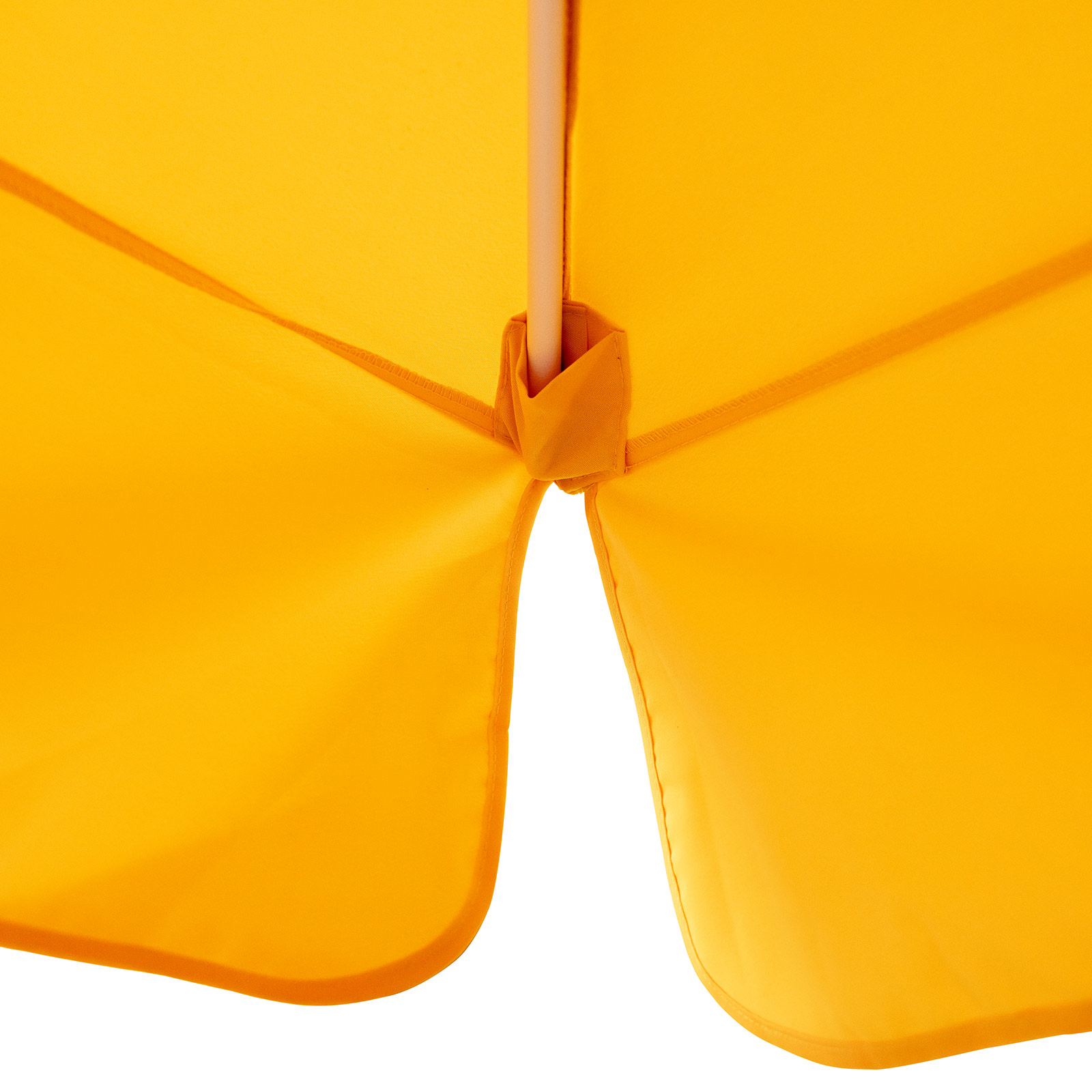 Attachment of the canopy to the strut