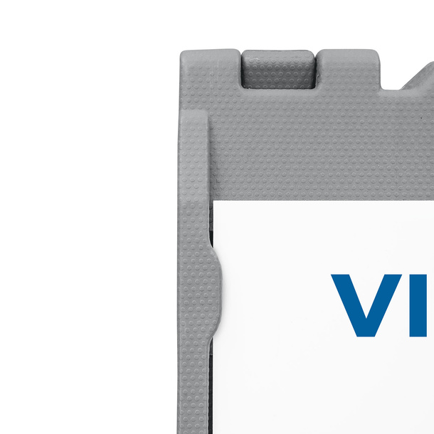 Detail: Plate holder, easy replacement of plates by sliding in