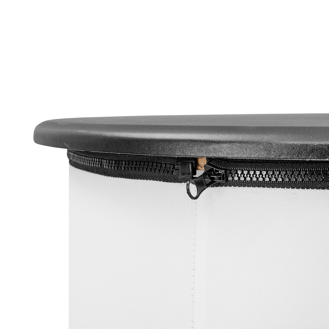 Detail: Countertop and zipper for attaching the printed component