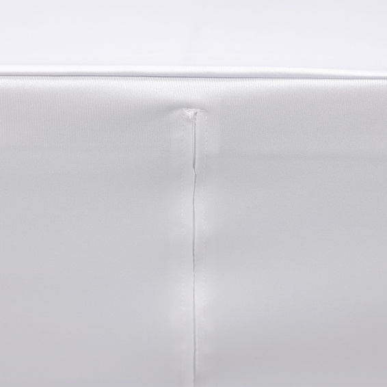 Back side with sewn-in, concealed zipper