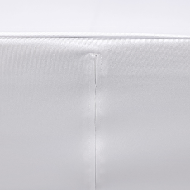 Back side with sewn-in, concealed zipper