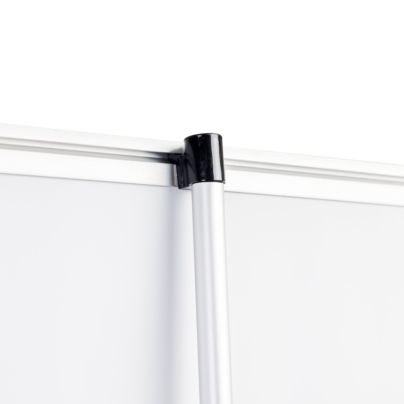 Roll Up Economy – Attaching the clamping strip to the system