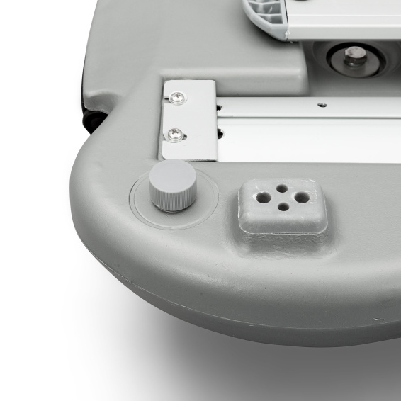 easy emptying of the base through a drain opening on the underside