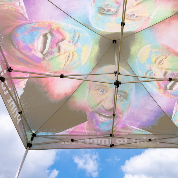 Tent roof printed on the outside (Variotex Z) – the design appears in mirror image on the underside of the tent roof
