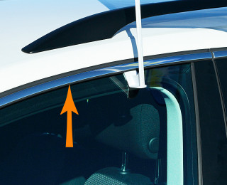 Car flag installation, window closed